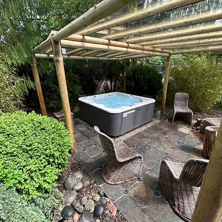 Lonsdale Retreat *