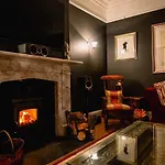 Lonsdale Retreat 펜션