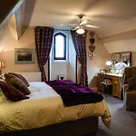 Lonsdale Retreat * 펜리스