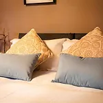 Lonsdale Retreat 펜션 *