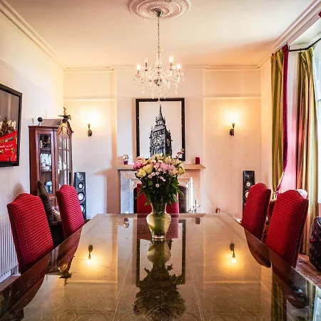 Lonsdale Retreat בית נופש