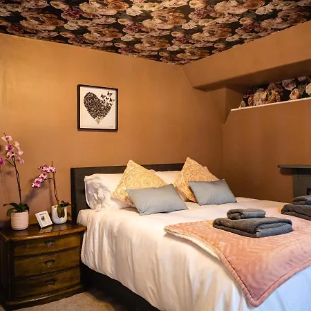 Lonsdale Retreat בית נופש