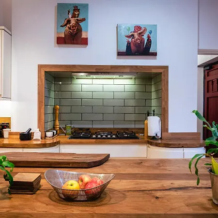 Lonsdale Retreat بيت للعطل