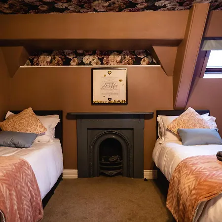 بيت للعطل Lonsdale Retreat *