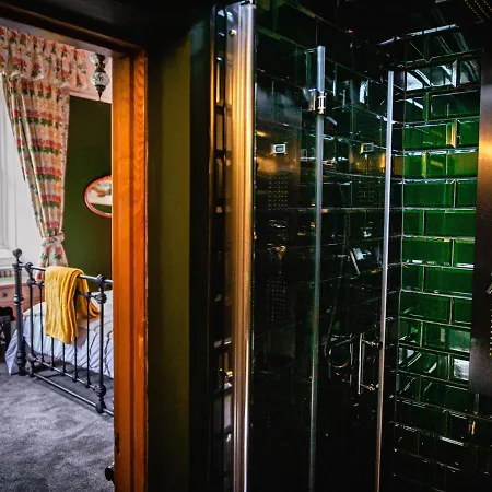 Lonsdale Retreat بيت للعطل *