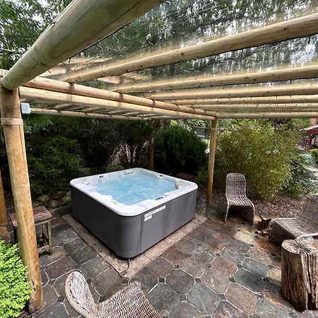 بيت للعطل Lonsdale Retreat